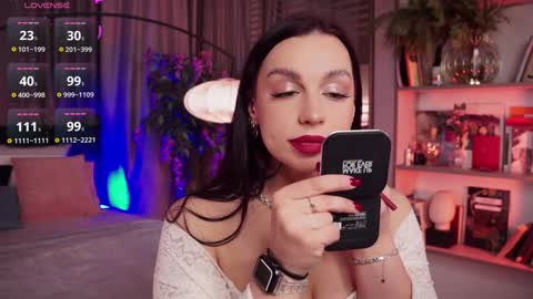 Snapshot of lunanight_ chatting on January 11, 2025, 8:43 pm Luna  next streams Mon Fri Sat Sun 8pm-5am gmt0 online show from January 11, 2025, 8:43 pm
