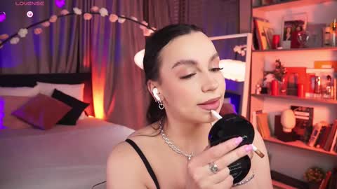 Snapshot of lunanight_ chatting on February 23, 2025, 8:22 pm Luna  next streams Mon Fri Sat Sun 8pm-5am gmt0 online show from February 23, 2025, 8:22 pm