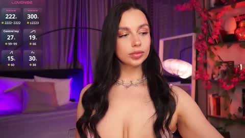 Snapshot of lunanight_ chatting on September 13, 2025, 8:41 pm Luna  next streams Mon Fri Sat Sun 8pm-5am gmt0 online show from September 13, 2025, 8:41 pm