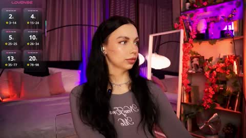 Snapshot of lunanight_ chatting on October 6, 2025, 8:50 pm Luna  next streams Mon Fri Sat Sun 8pm-5am gmt0 online show from October 6, 2025, 8:50 pm