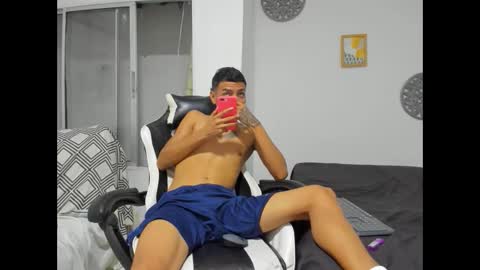 lunay_bigcock420 online show from September 26, 2025, 4:05 am