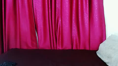 Snapshot of lustydesirex chatting on February 10, 2025, 12:52 am lustydesirex online show from February 10, 2025, 12:52 am