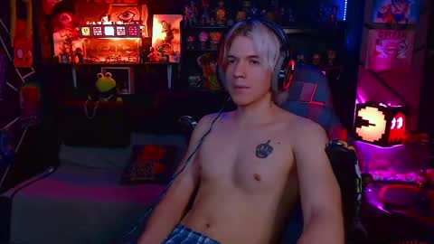 Snapshot of lustymatt chatting on October 29, 2025, 3:42 am lustymatt online show from October 29, 2025, 3:42 am