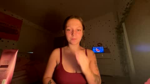 Snapshot of luvkendal chatting on October 15, 2025, 3:39 am luvkendal online show from October 15, 2025, 3:39 am