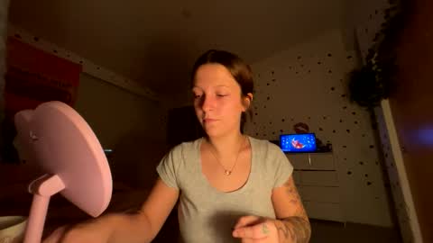 Snapshot of luvkendal chatting on October 24, 2025, 3:25 am luvkendal online show from October 24, 2025, 3:25 am