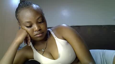 Snapshot of luvly_ebonny chatting on September 12, 2025, 2:22 am Tracy online show from September 12, 2025, 2:22 am