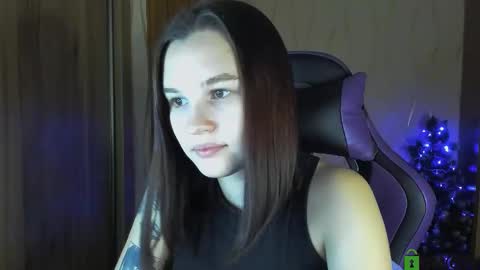 Snapshot of luvmeeow chatting on December 2, 2024, 1:25 am Ann online show from December 2, 2024, 1:25 am