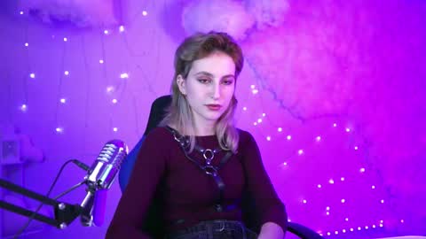 Snapshot of luxrayi chatting on January 5, 2025, 3:55 pm Ray online show from January 5, 2025, 3:55 pm