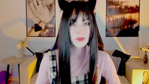 Snapshot of luxrayi chatting on January 28, 2025, 3:25 pm Ray online show from January 28, 2025, 3:25 pm