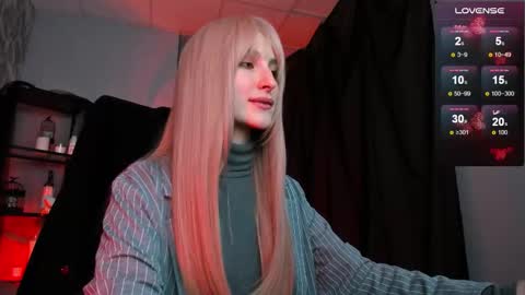 Snapshot of luxrayi chatting on October 21, 2025, 9:37 pm Ray online show from October 21, 2025, 9:37 pm