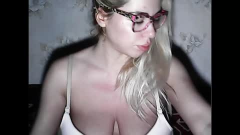 Snapshot of luxsonyastar chatting on December 1, 2024, 8:31 pm LuxSonyaStar online show from December 1, 2024, 8:31 pm