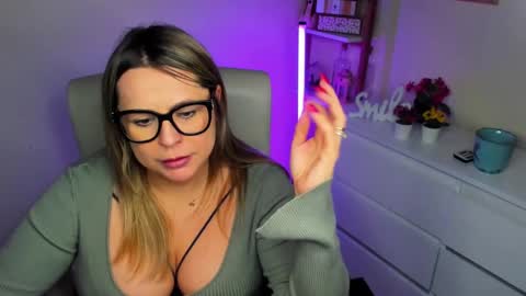 Snapshot of luxxx_diana chatting on February 27, 2025, 6:09 pm Diana online show from February 27, 2025, 6:09 pm