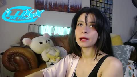 Snapshot of luxxxthefox chatting on September 30, 2025, 12:37 am LuxxxTheFox online show from September 30, 2025, 12:37 am