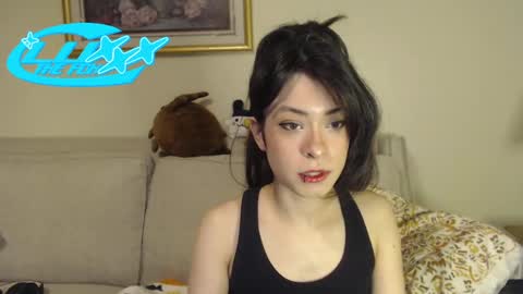 Snapshot of luxxxthefox chatting on November 13, 2025, 8:19 pm LuxxxTheFox online show from November 13, 2025, 8:19 pm