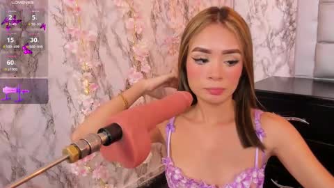 Snapshot of lyen_rae chatting on February 18, 2025, 10:36 pm Lyen Rae  online show from February 18, 2025, 10:36 pm