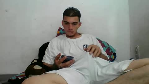 Snapshot of m0ntana777 chatting on September 17, 2025, 2:19 pm m0ntana777 online show from September 17, 2025, 2:19 pm