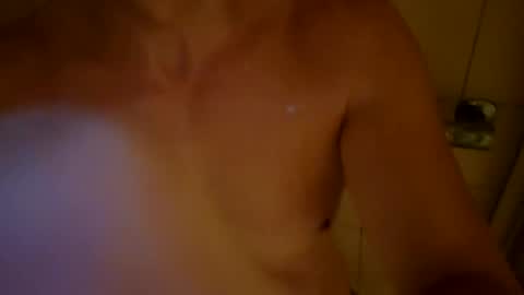Snapshot of m1guele chatting on October 26, 2025, 10:15 pm Fucklover online show from October 26, 2025, 10:15 pm
