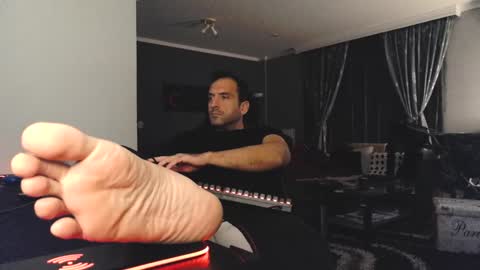 Snapshot of m4st3r_0f_d0m1n4nc3 chatting on December 8, 2024, 11:08 pm ready to cum online show from December 8, 2024, 11:08 pm