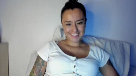 Snapshot of macarenax chatting on January 8, 2025, 1:32 am Maca online show from January 8, 2025, 1:32 am