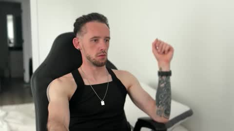 Snapshot of macebre chatting on October 8, 2025, 4:15 pm my beautiful long dick will make you happy online show from October 8, 2025, 4:15 pm