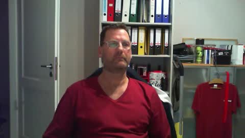 Snapshot of macfly67 chatting on February 19, 2025, 3:28 am macfly67 online show from February 19, 2025, 3:28 am