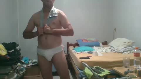 Snapshot of machoalex chatting on January 1, 2025, 11:40 pm MACHOLIVRE online show from January 1, 2025, 11:40 pm