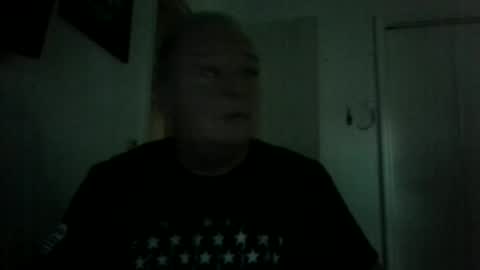 mackdocc001 online show from September 27, 2025, 12:21 pm