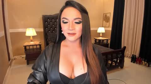 Snapshot of madammistressdominatrixxx chatting on October 1, 2025, 11:22 pm Alison Kloss online show from October 1, 2025, 11:22 pm