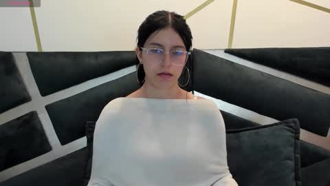 Maddy  online show from October 20, 2025, 12:49 pm