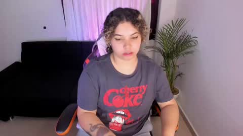 Snapshot of madelaine_taylor chatting on January 14, 2025, 11:42 am madelaine_taylor online show from January 14, 2025, 11:42 am