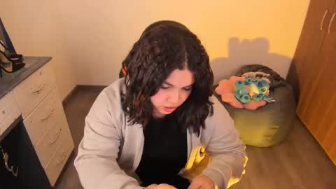 Snapshot of madelaine_taylor chatting on October 17, 2025, 4:15 am madelaine_taylor online show from October 17, 2025, 4:15 am