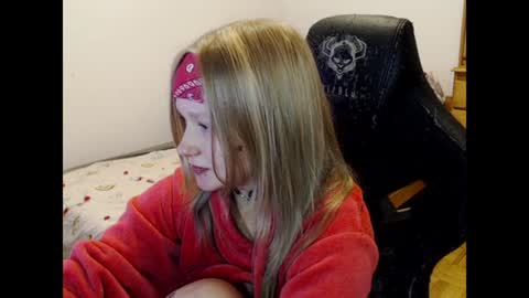 Snapshot of maggieswaggy chatting on January 14, 2025, 9:41 pm Magdalene Swaggy online show from January 14, 2025, 9:41 pm