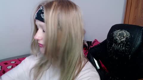 Snapshot of maggieswaggy chatting on February 7, 2025, 9:37 pm Magdalene Swaggy online show from February 7, 2025, 9:37 pm