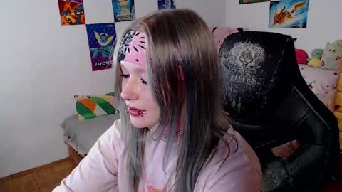 Snapshot of maggieswaggy chatting on October 1, 2025, 8:15 pm Magdalene Swaggy online show from October 1, 2025, 8:15 pm