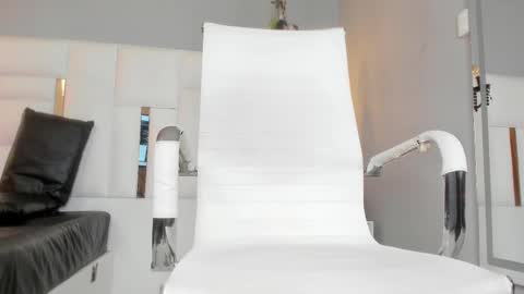 Snapshot of magic_marg chatting on February 25, 2025, 9:46 pm Marge online show from February 25, 2025, 9:46 pm