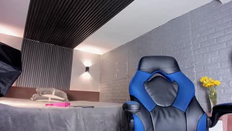 Snapshot of magic_marg chatting on October 2, 2025, 9:55 pm Marge online show from October 2, 2025, 9:55 pm