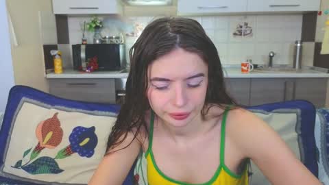 Snapshot of magical_mermaids chatting on December 4, 2024, 1:09 pm Alice online show from December 4, 2024, 1:09 pm