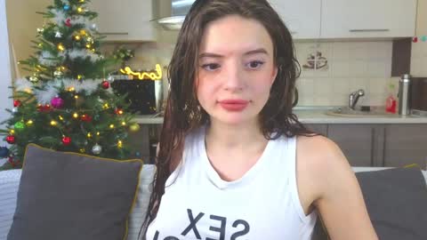 Snapshot of magical_mermaids chatting on December 25, 2024, 9:34 am Alice online show from December 25, 2024, 9:34 am