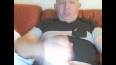 Snapshot of magicman250 chatting on September 28, 2025, 2:39 am magicman250 online show from September 28, 2025, 2:39 am