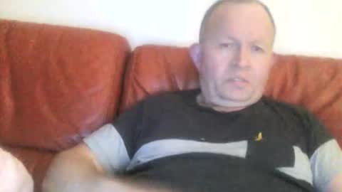 Snapshot of magicman250 chatting on October 19, 2025, 5:24 pm magicman250 online show from October 19, 2025, 5:24 pm