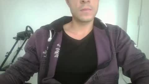 Snapshot of maleboyz chatting on December 18, 2024, 2:49 pm Boybi online show from December 18, 2024, 2:49 pm