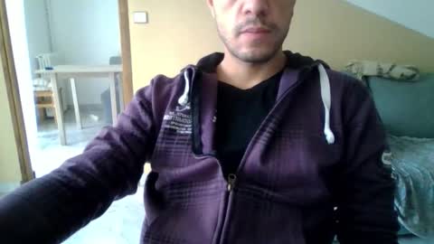 Snapshot of maleboyz chatting on November 16, 2025, 8:20 am Boybi online show from November 16, 2025, 8:20 am