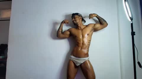 Snapshot of manolo_hot1 chatting on January 21, 2025, 2:48 pm Manolo Hot 1 online show from January 21, 2025, 2:48 pm