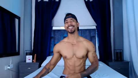 Snapshot of manolo_hot1 chatting on January 24, 2025, 2:41 pm Manolo Hot 1 online show from January 24, 2025, 2:41 pm
