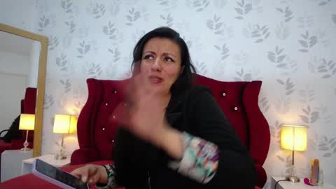 Snapshot of margarettcooper chatting on November 10, 2025, 12:15 pm MargaretteCooper online show from November 10, 2025, 12:15 pm