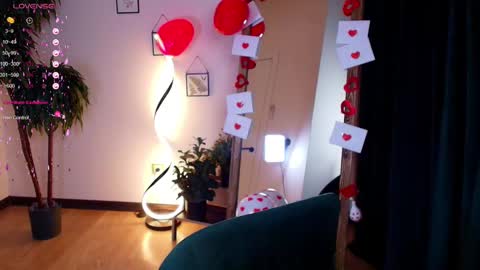 Snapshot of margeritirell chatting on February 13, 2025, 7:35 am Margo online show from February 13, 2025, 7:35 am