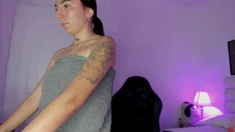 Snapshot of mari_salgado chatting on December 22, 2024, 2:16 pm mari_salgado online show from December 22, 2024, 2:16 pm