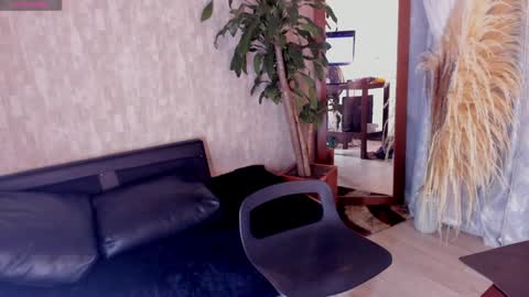 Snapshot of mariaa_9 chatting on December 7, 2024, 8:00 am MARIA online show from December 7, 2024, 8:00 am