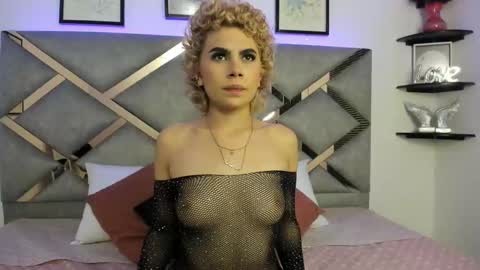 Snapshot of marian_pinzon chatting on February 28, 2025, 2:42 am Marian online show from February 28, 2025, 2:42 am