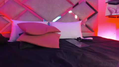 Snapshot of marian_pinzon chatting on March 11, 2025, 9:02 am Marian online show from March 11, 2025, 9:02 am